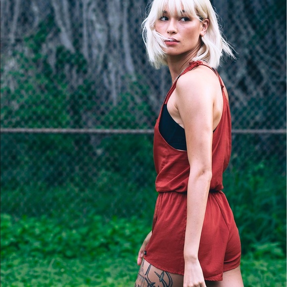 🌴💛HURLEY- ROMPER💛🌴 - Picture 5 of 8